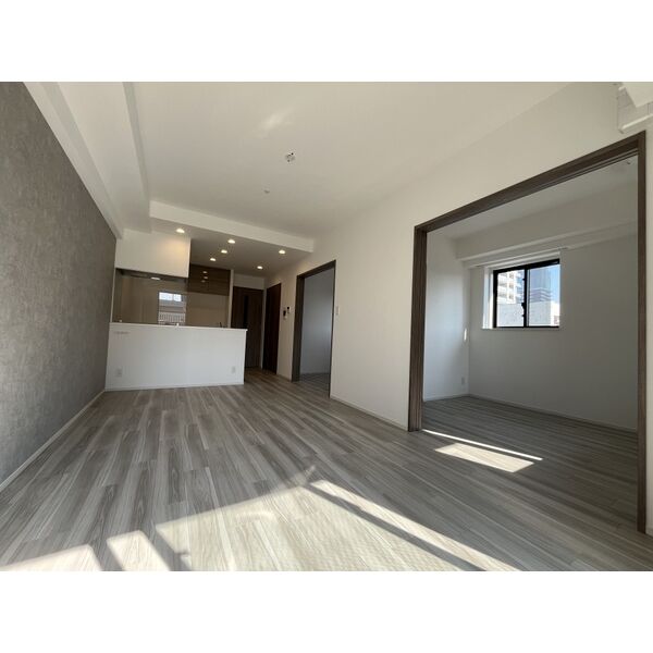 ルフォンプログレ南森町9階2LDK リビングの画像