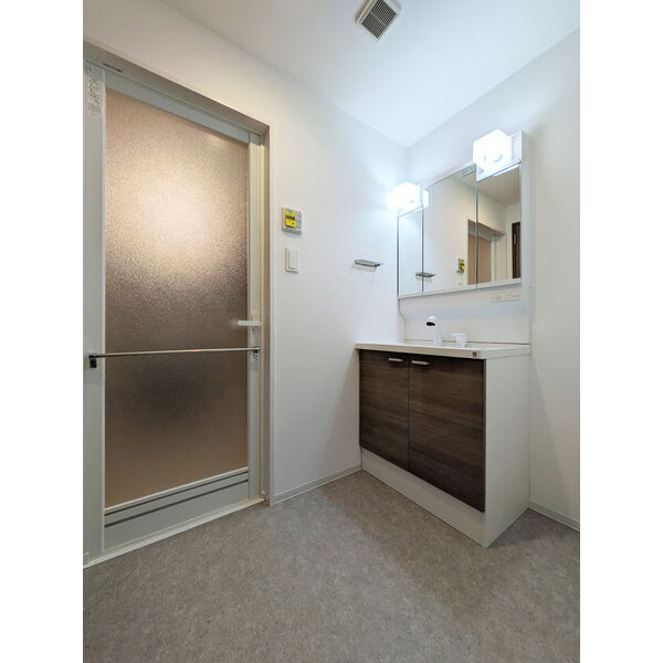 ルフォンプログレ南森町9階1LDK 洗面所の画像