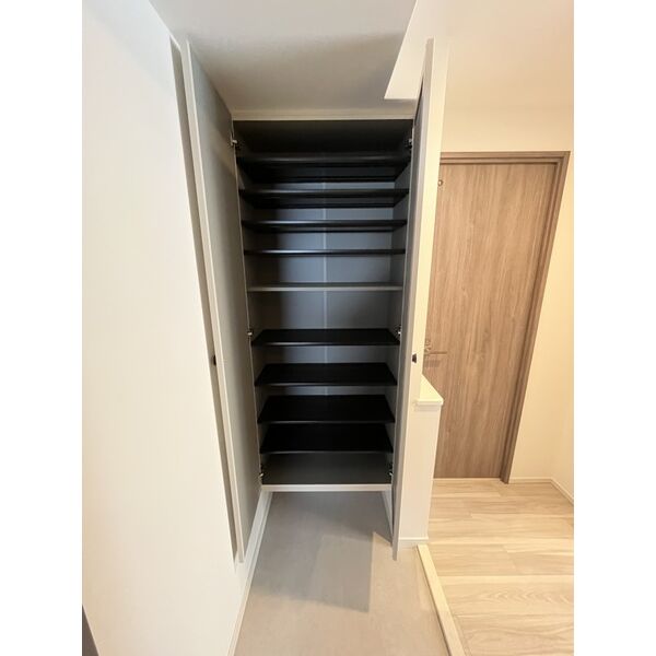 ルフォンプログレ南森町5階2LDK 収納の画像