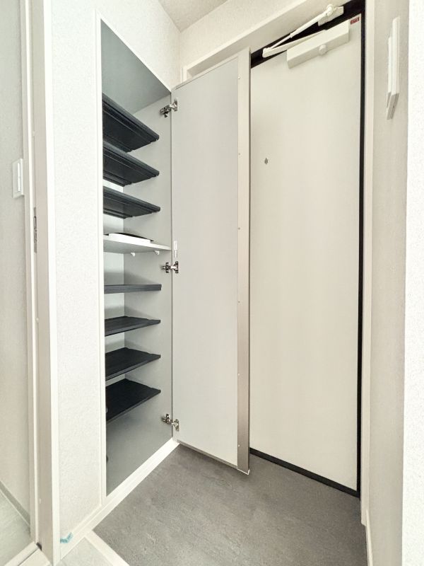 Maururu高畑1階1LDK 玄関の画像