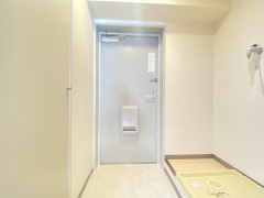 リベルター2階1K 玄関の画像