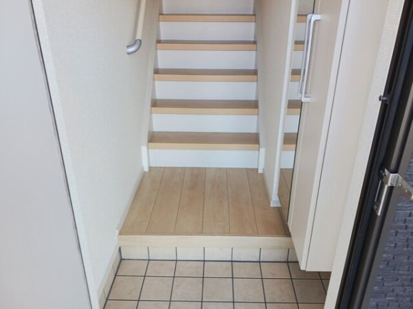 ブランシュシュ2階1LDK 玄関の画像