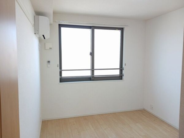 ブランシュシュ2階1LDK 部屋①の画像