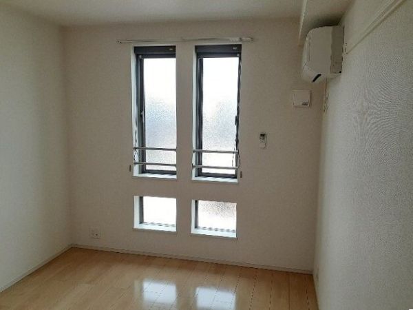 ブランシュシュ2階1LDK 部屋①の画像