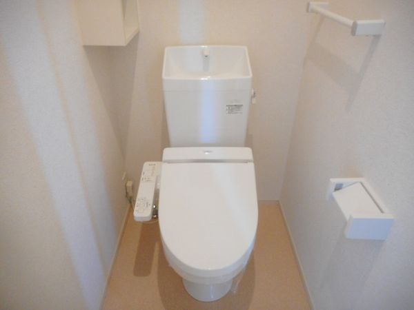 ブランシュシュ3階1LDK トイレの画像