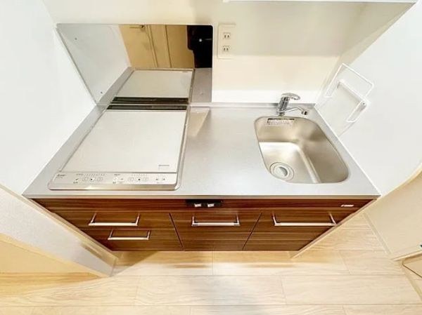 セレニテ東梅田アリエ6階2K キッチンの画像