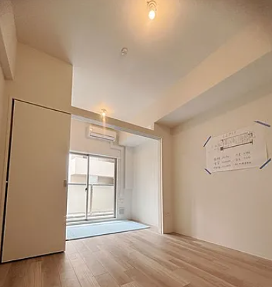 セレニテ東梅田アリエ11階2K リビングの画像