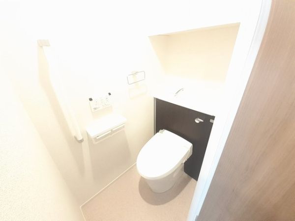 セイント野並4階1K トイレの画像