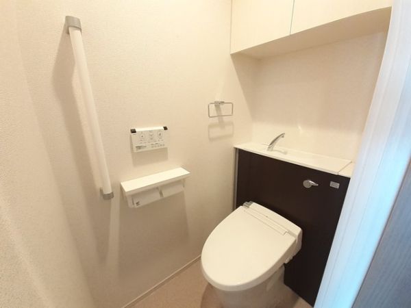 セイント野並9階1K トイレの画像