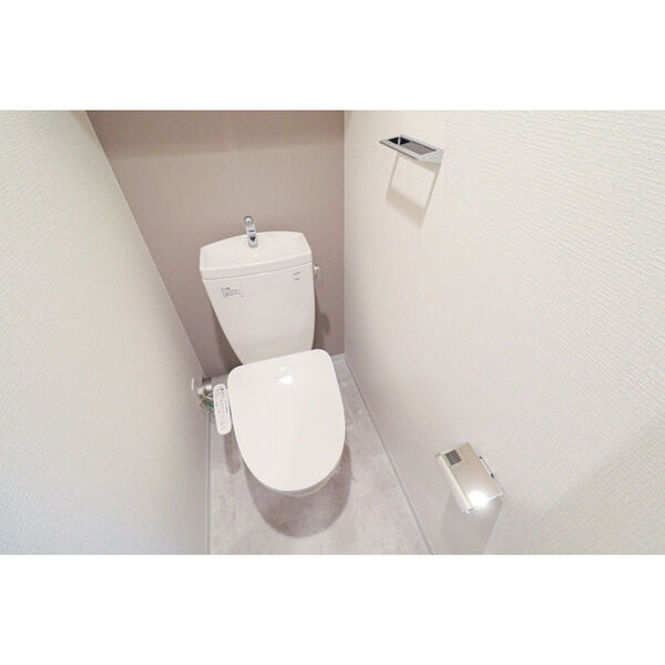 クレストコート難波サウス3階1K トイレの画像