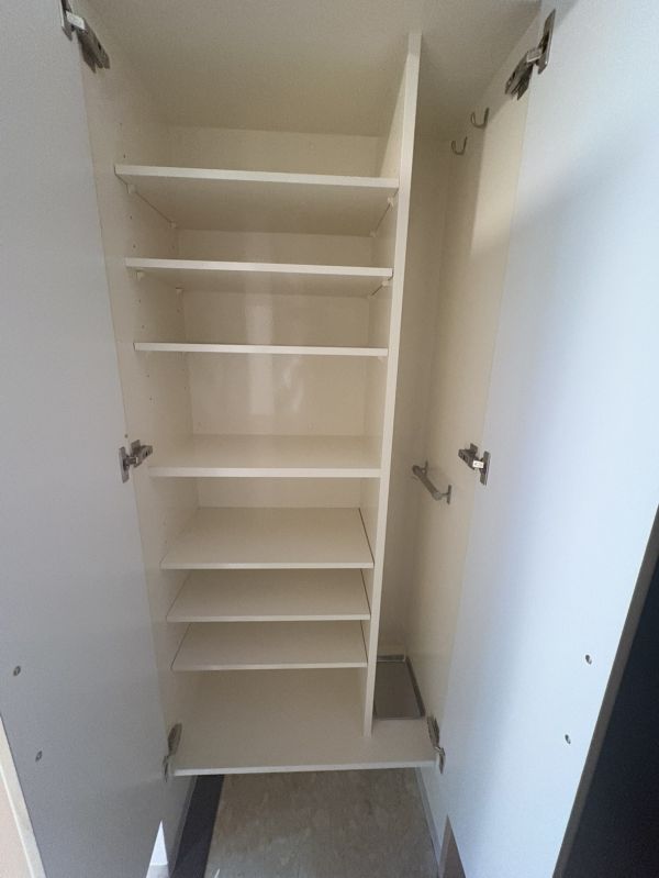 クレストコート難波サウス4階1K 収納の画像