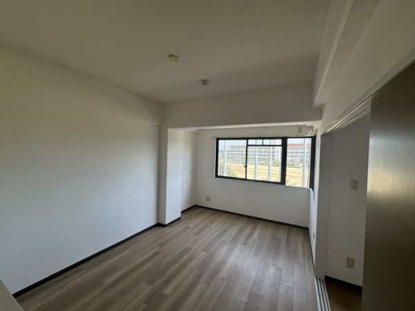 サクセスパレス桜塚3階2LDK 部屋①の画像