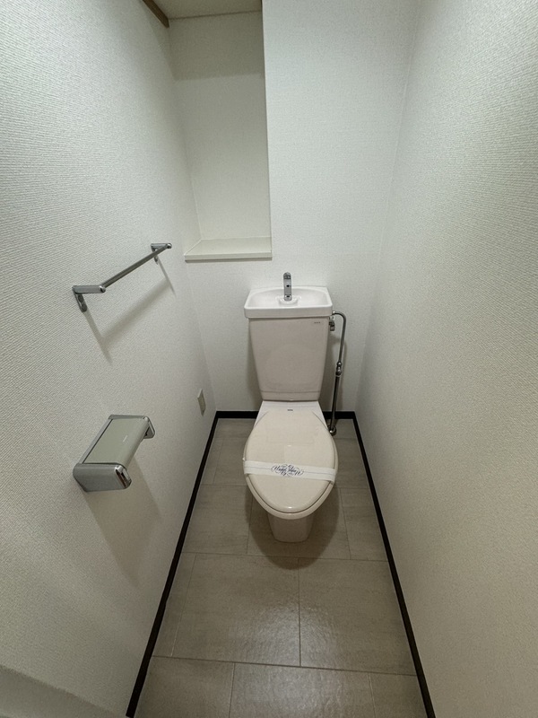 サクセスパレス桜塚3階2LDK トイレの画像