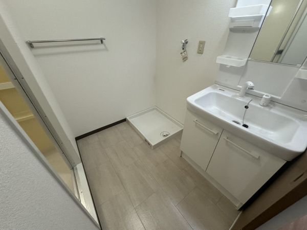 サクセスパレス桜塚3階2LDK 洗面所の画像