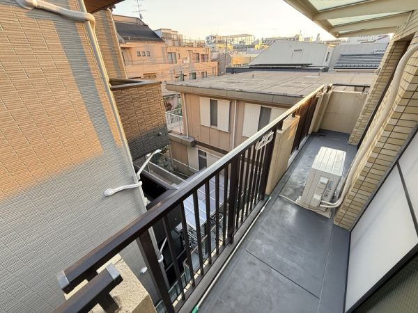 エミネント豊中3階3DK ベランダの画像