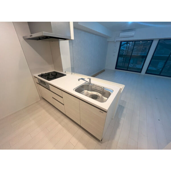 スプランディッド大阪NAMBA LINE14階3LDK キッチンの画像
