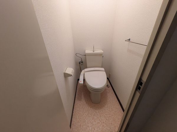 あべのベルタ9階2LDK トイレの画像