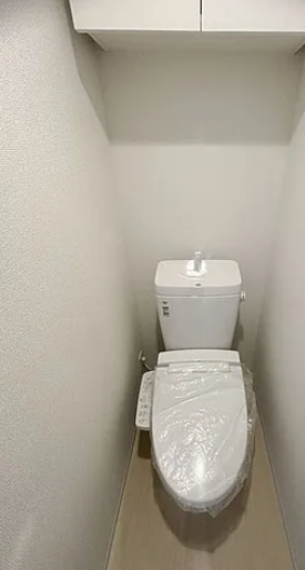セレニテ東梅田アリエ7階2K トイレの画像