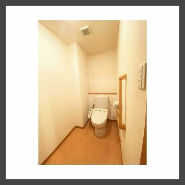 エル・セレーノ府中5階2LDK トイレの画像