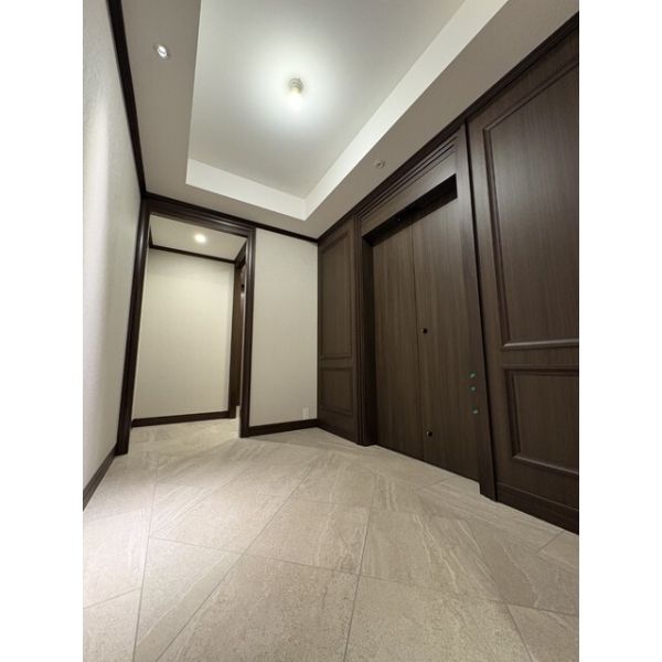グラングリーン大阪ＴＨＥ　ＮＯＲＴＨ　ＲＥＳＩＤＥＮＣＥ10階2LDK 玄関の画像