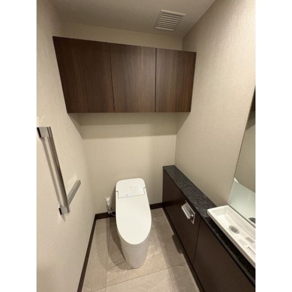 グラングリーン大阪ＴＨＥ　ＮＯＲＴＨ　ＲＥＳＩＤＥＮＣＥ10階2LDK トイレの画像