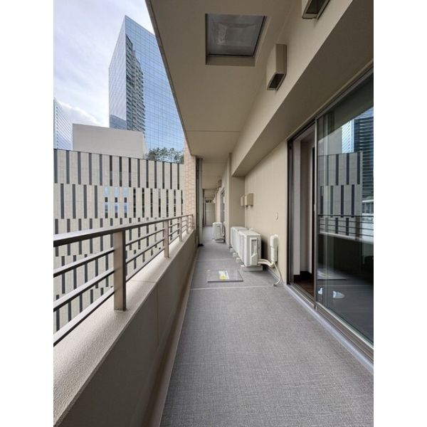 グラングリーン大阪ＴＨＥ　ＮＯＲＴＨ　ＲＥＳＩＤＥＮＣＥ10階2LDK ベランダの画像