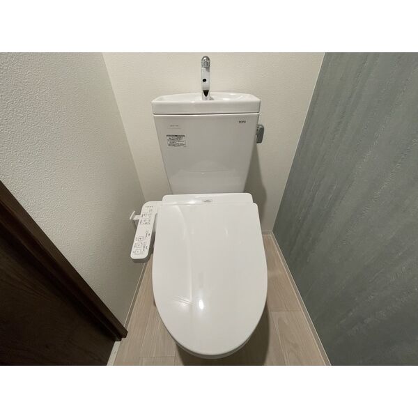 ファーストフィオーレ蛍池ルナーレ08階1DK トイレの画像