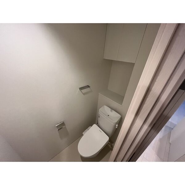 スプランディッド大阪NAMBA LINE8階2LDK トイレの画像