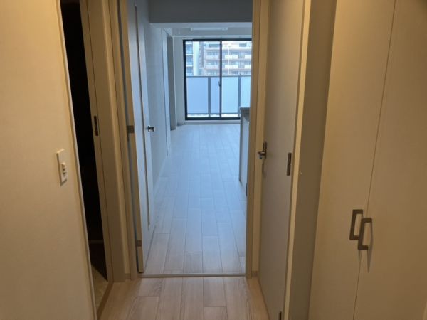 WORVE吹田江坂8階1LDK 玄関の画像