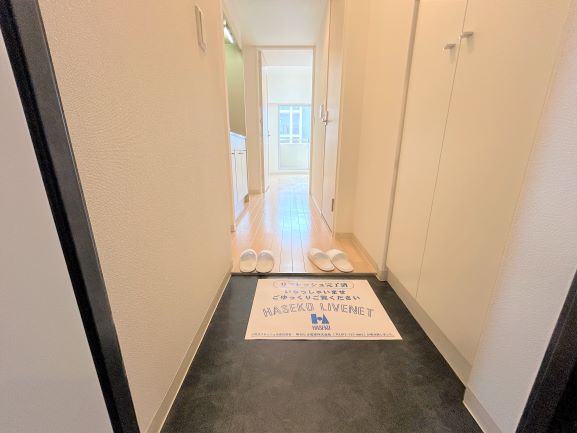 ドゥーエ江坂Ⅲ15階1K 玄関の画像