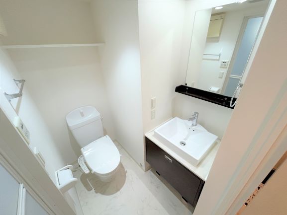ドゥーエ江坂Ⅲ15階1K トイレの画像