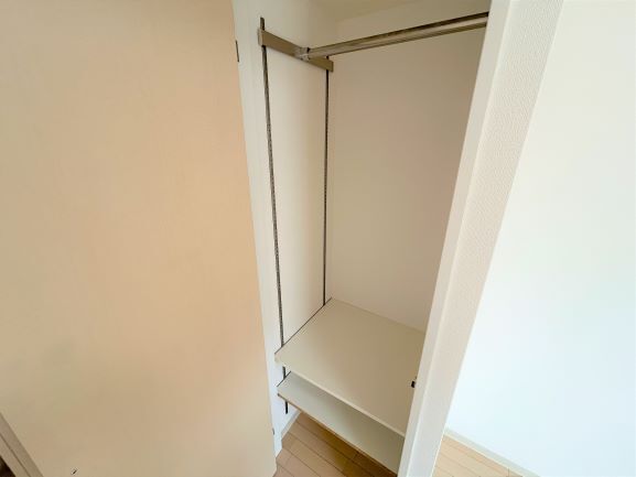 ドゥーエ江坂Ⅲ15階1K 収納の画像