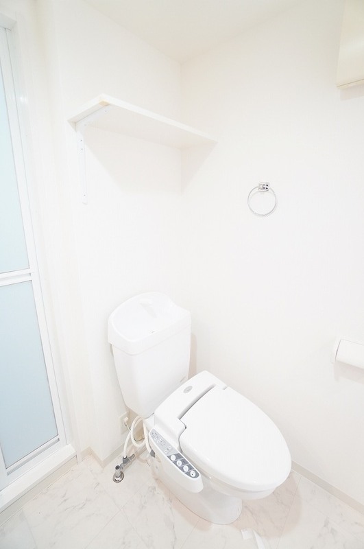ドゥーエ江坂Ⅲ14階1K トイレの画像