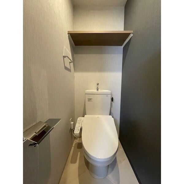 ファーストフィオーレ新町ファジスタ10階1K トイレの画像