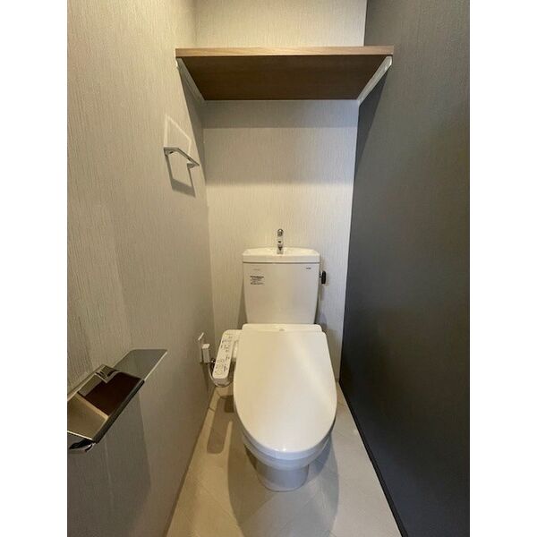 ファーストフィオーレ新町ファジスタ10階1K トイレの画像