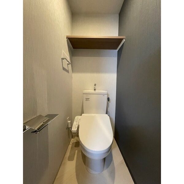 ファーストフィオーレ新町ファジスタ11階1K トイレの画像
