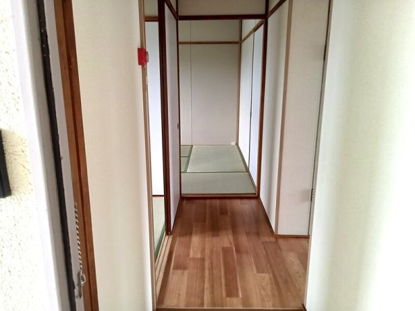 伊丹池尻 1号棟5階3DK 玄関の画像