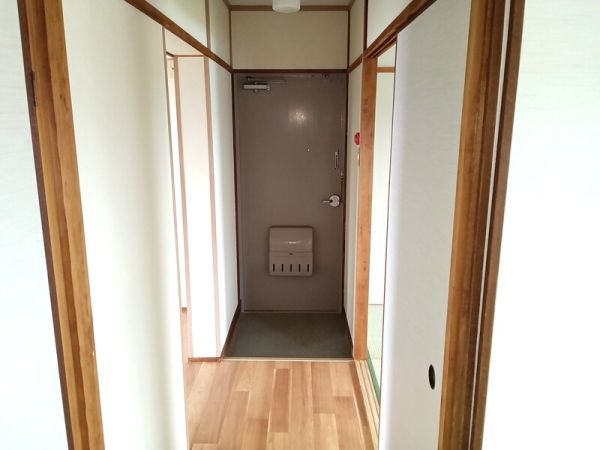 伊丹池尻 1号棟4階3DK 玄関の画像