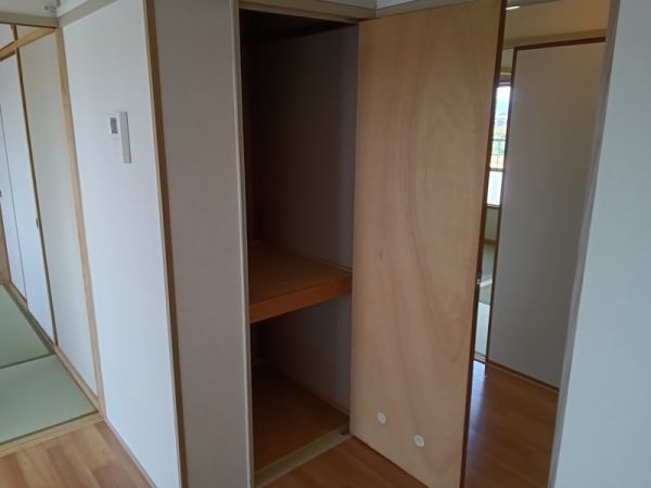 伊丹池尻2号棟4階3DK 収納の画像