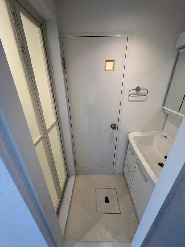 メゾン三田赤坂5階3LDK 洗面所の画像