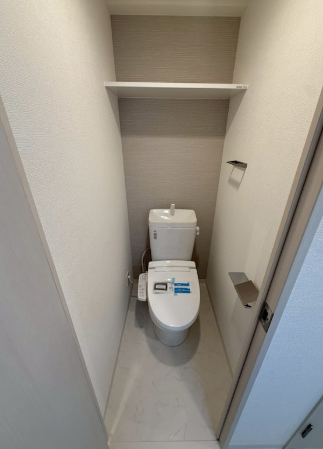 エスリード大阪イーストエッジ3階1K トイレの画像