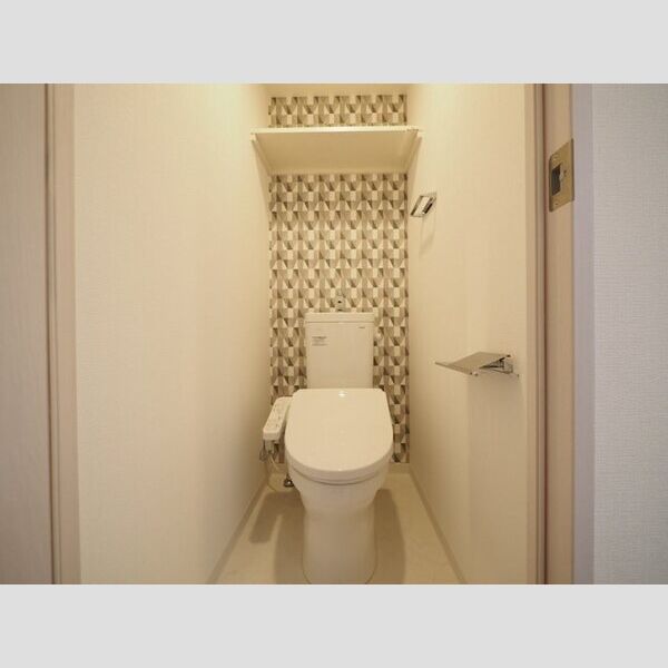エスリード難波VALORE11階1K トイレの画像