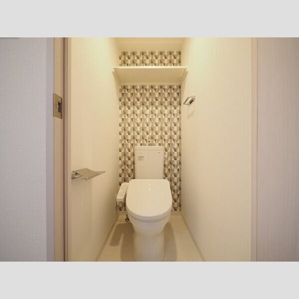 エスリード難波VALORE11階1K トイレの画像