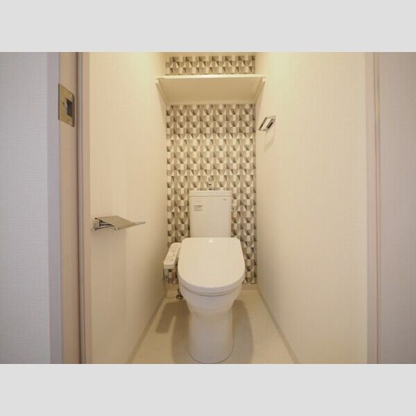 エスリード難波VALORE2階1K トイレの画像