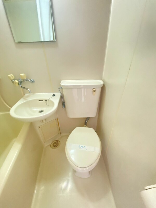 アプトン新大阪 3階1R トイレの画像