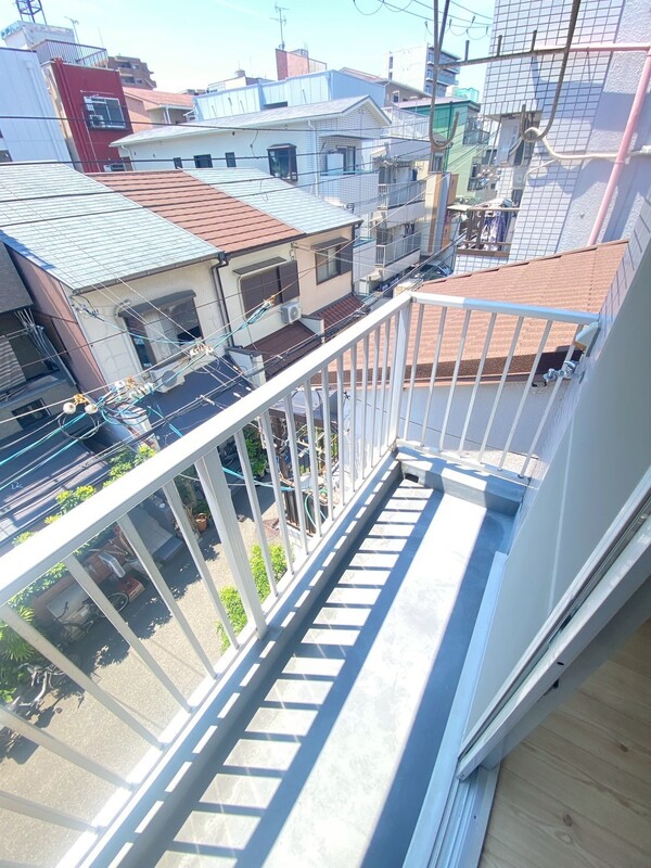 アプトン新大阪 3階1R ベランダの画像