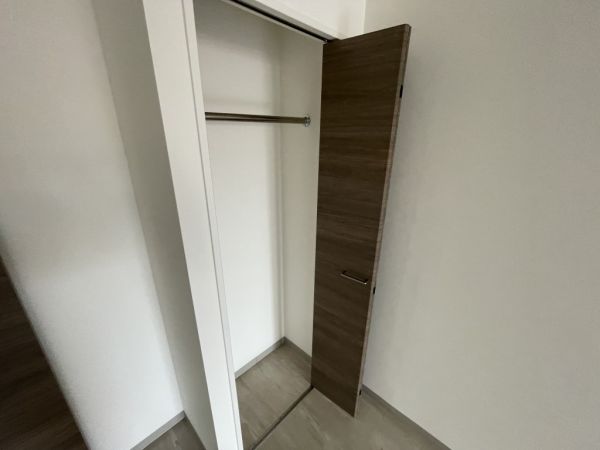 グランディスタ谷町9丁目4階1K 収納の画像