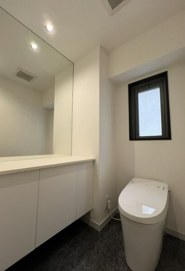 LUXE豊中1階3LDK トイレの画像