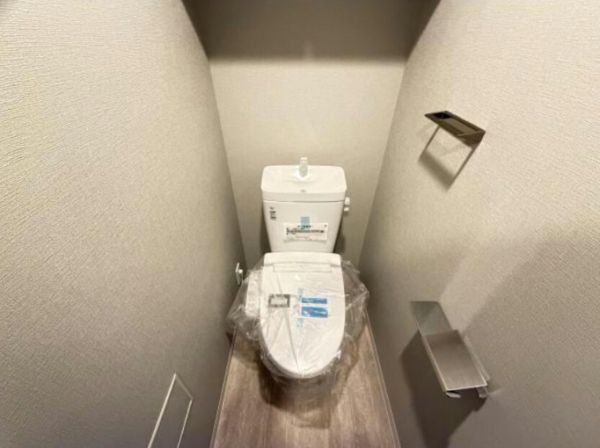 エスリードレジデンス ザ・グラン大阪福島クラス13階1LDK トイレの画像