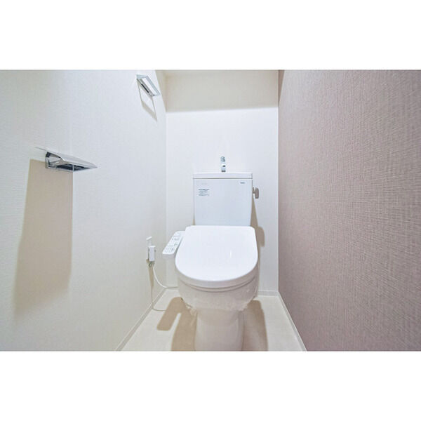 アーバングランデ新大阪3階1LDK トイレの画像